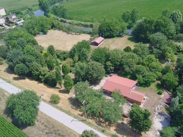 negozio in vendita a Goito