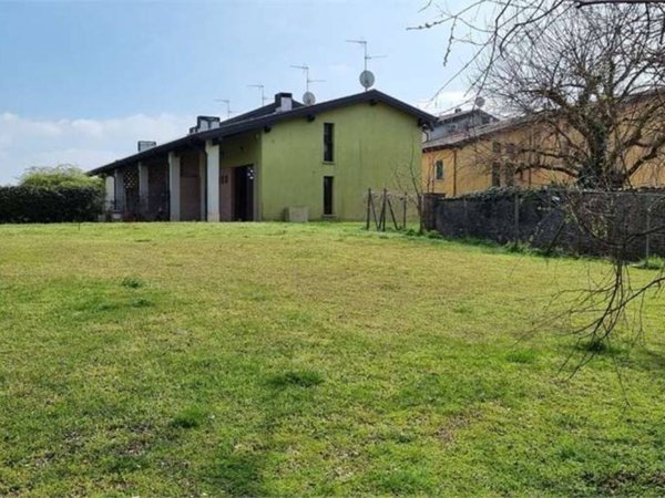 casa indipendente in vendita a Goito in zona Marsiletti
