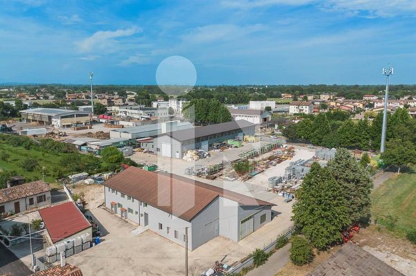 locale commerciale in vendita a Goito in zona Marsiletti
