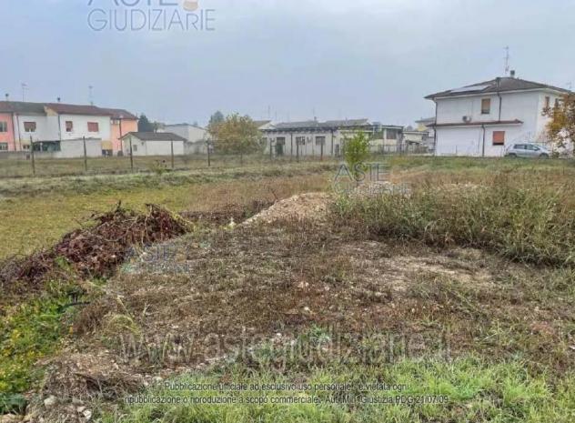 terreno edificabile in vendita a Goito