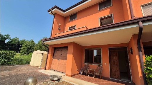 casa indipendente in vendita a Goito in zona Marsiletti