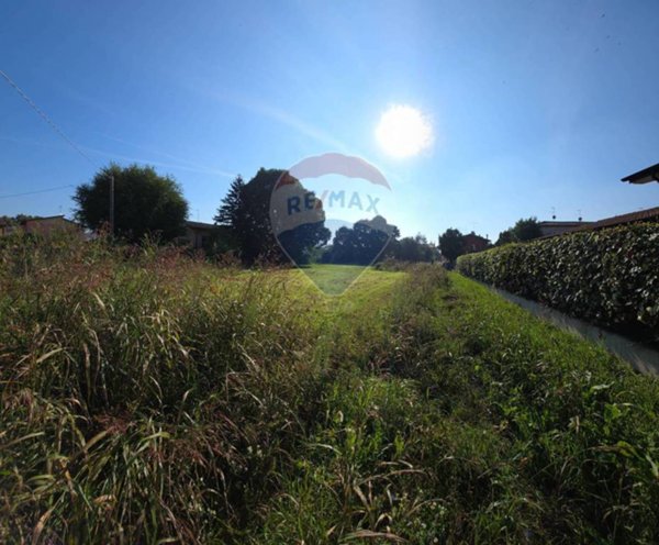 terreno edificabile in vendita a Goito in zona Marsiletti