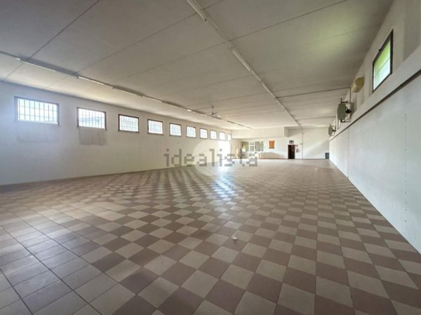 locale di sgombero in vendita a Goito in zona Cerlongo