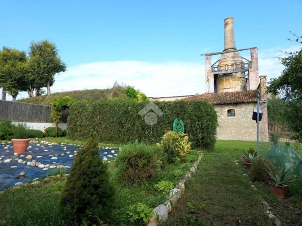 casa indipendente in vendita a Goito in zona Marsiletti