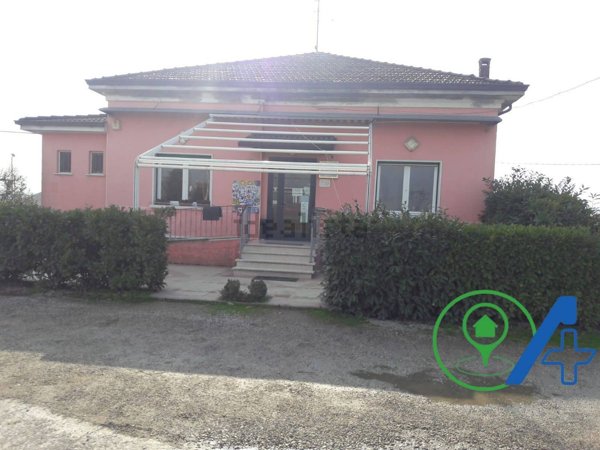 locale di sgombero in vendita a Goito