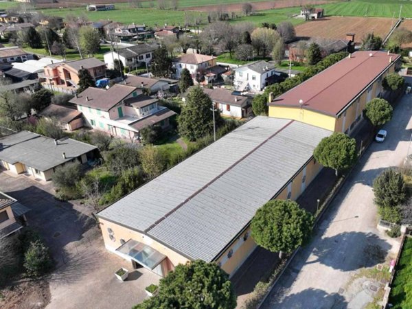 locale commerciale in vendita a Goito in zona Cerlongo