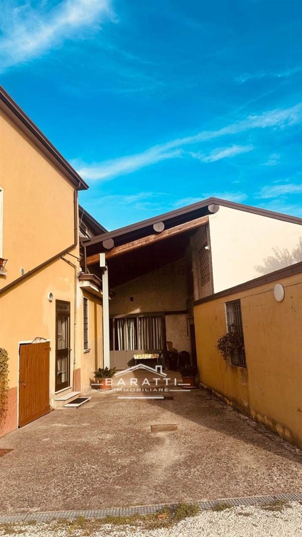 casa indipendente in vendita a Goito in zona Marsiletti
