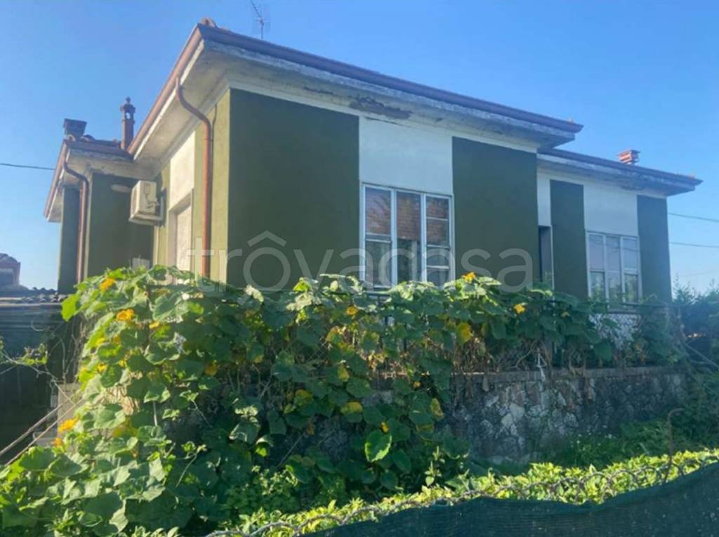 casa indipendente in vendita a Goito