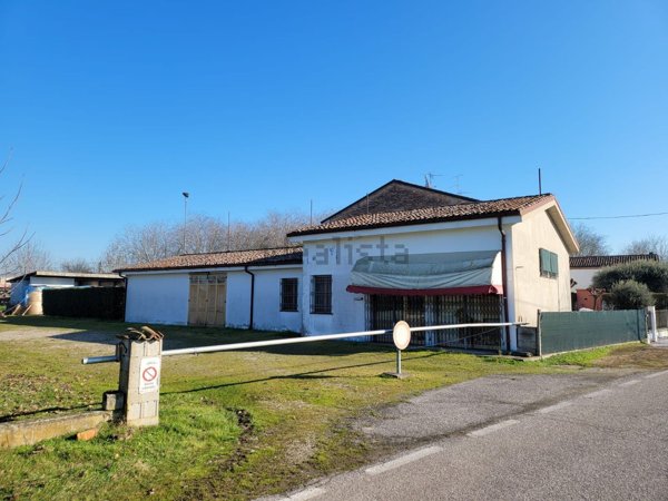 locale commerciale in vendita a Gonzaga