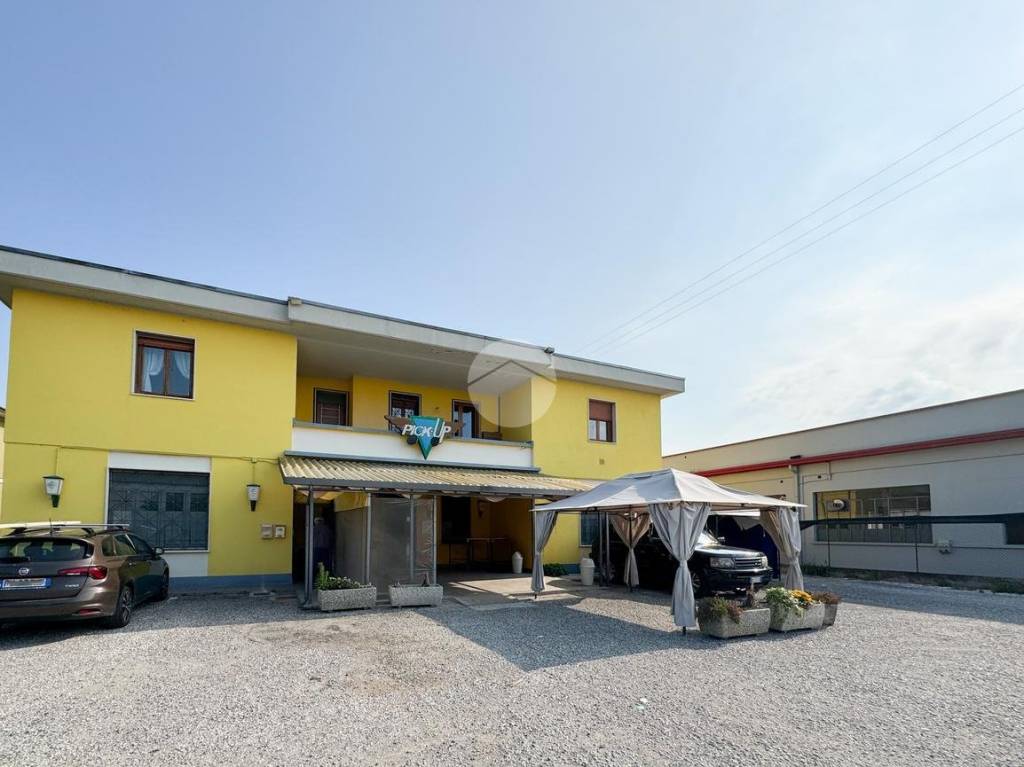 locale commerciale in vendita a Guidizzolo