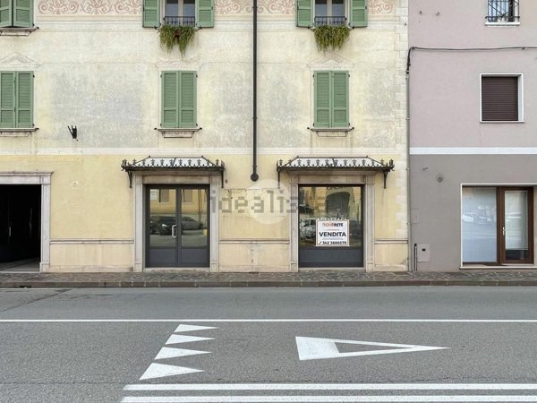 locale commerciale in vendita a Guidizzolo