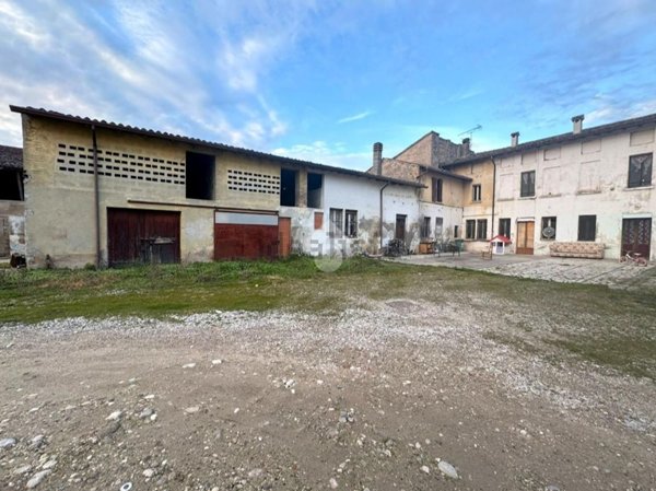 casa indipendente in vendita a Guidizzolo in zona Birbesi