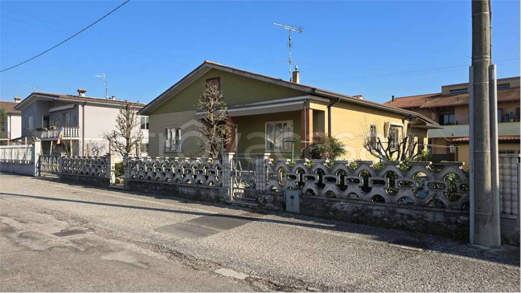 casa indipendente in vendita a Guidizzolo