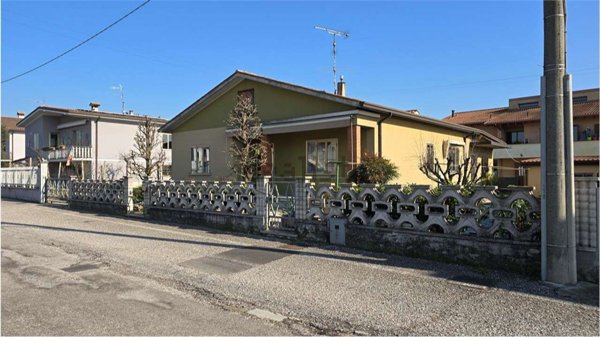 casa indipendente in vendita a Guidizzolo