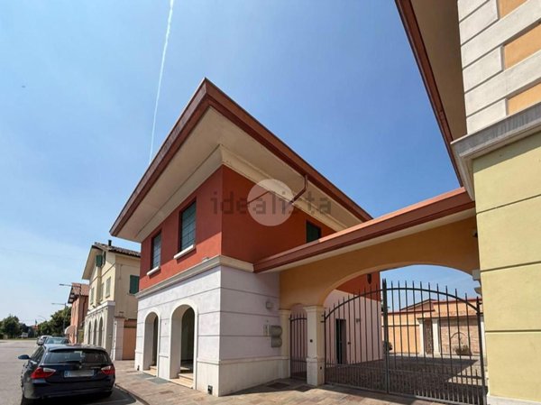 locale commerciale in vendita a Guidizzolo