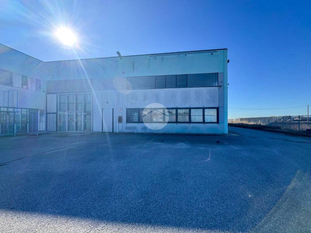 locale di sgombero in vendita a Guidizzolo