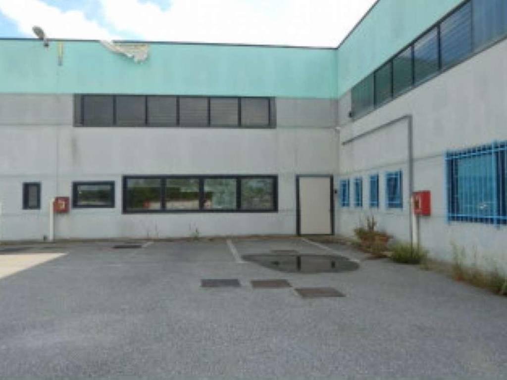 locale commerciale in vendita a Guidizzolo