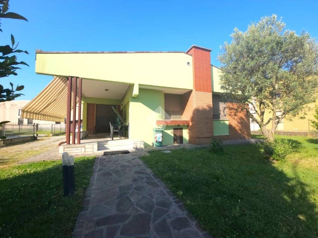 casa indipendente in vendita a Guidizzolo in zona Birbesi
