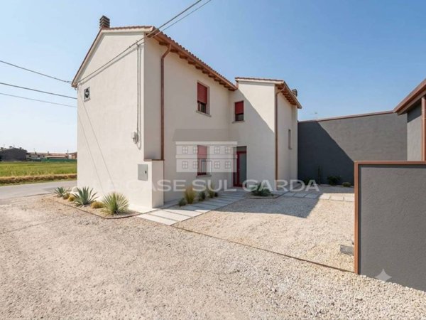 casa indipendente in vendita a Guidizzolo in zona Rebecco