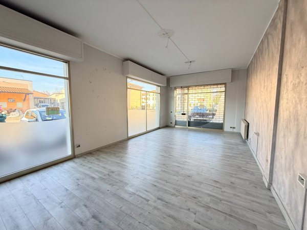 locale commerciale in vendita a Magnacavallo