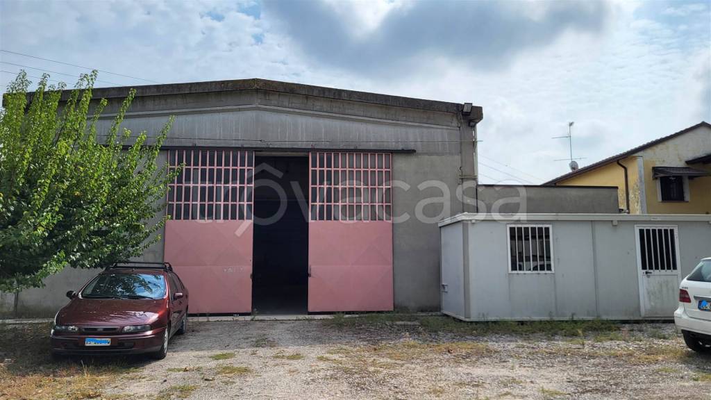 casa indipendente in vendita a Magnacavallo