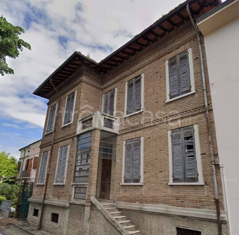 negozio in vendita a Magnacavallo