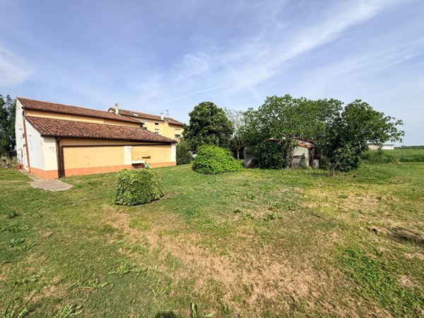casa indipendente in vendita a Magnacavallo in zona Agnolo