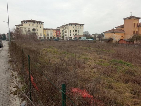 terreno edificabile in vendita a Mantova in zona Tè Brunetti