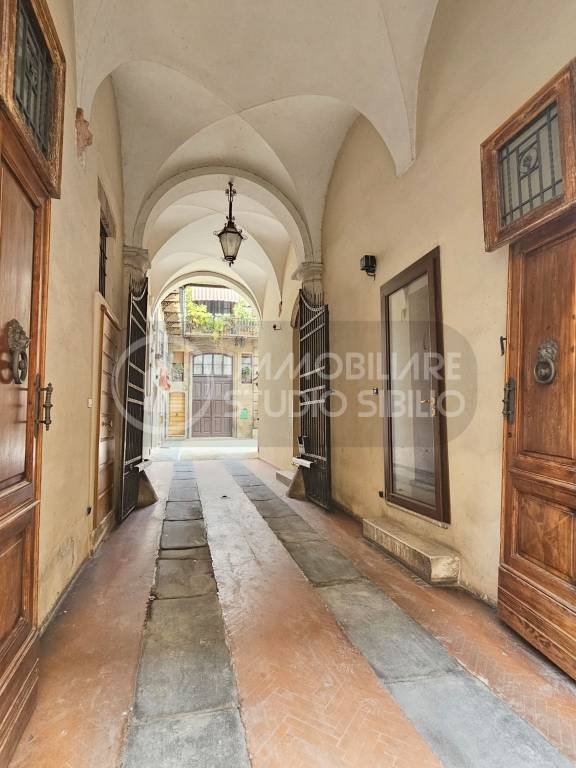 casa indipendente in vendita a Mantova in zona Centro Storico