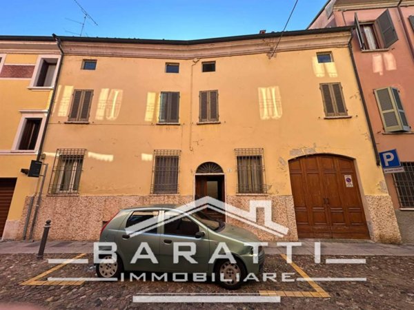 casa indipendente in vendita a Mantova in zona Centro Storico