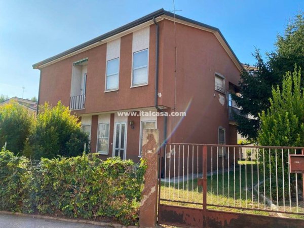 casa indipendente in vendita a Mantova in zona Lunetta-Frassino