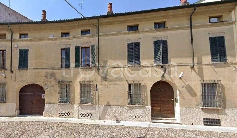 appartamento in vendita a Mantova in zona Centro Storico