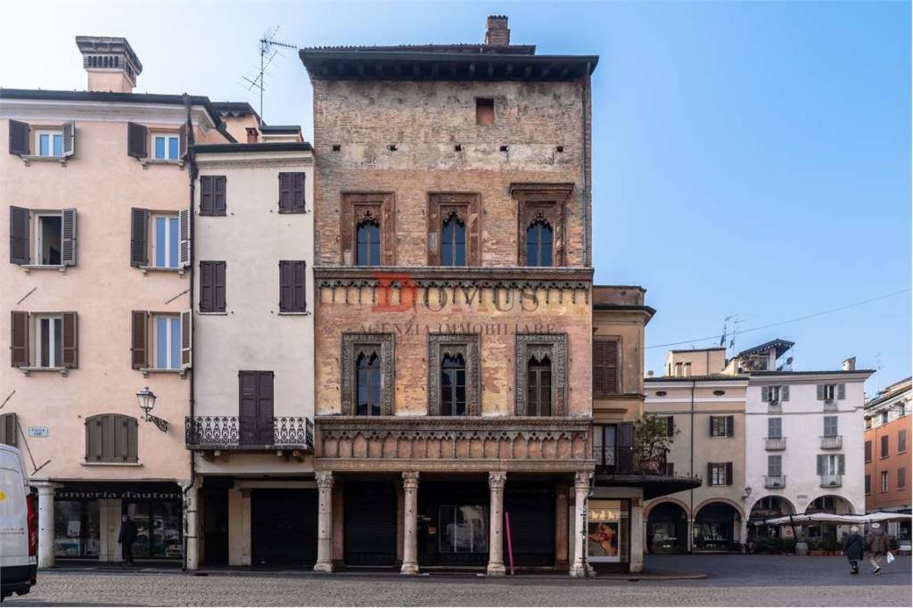 casa indipendente in vendita a Mantova in zona Corso Vittorio Emanuele II