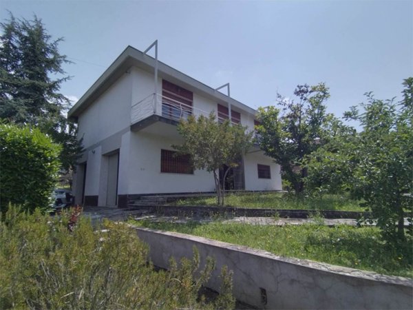 casa indipendente in vendita a Sassocorvaro Auditore in zona Castelnuovo