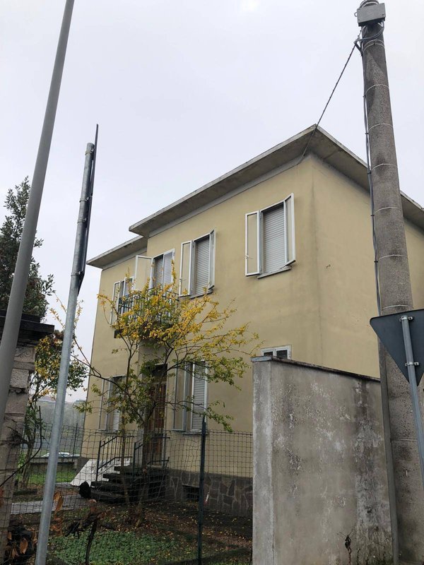 casa indipendente in vendita a Mantova in zona Strada Dosso del Corso