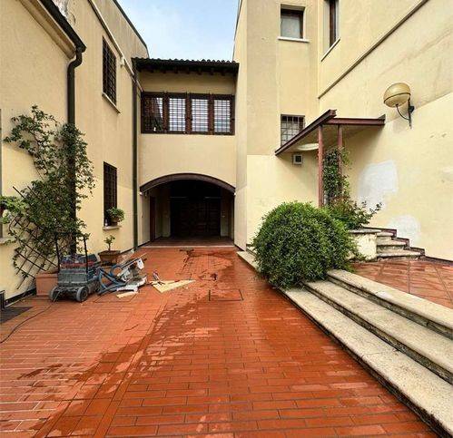 casa indipendente in vendita a Mantova