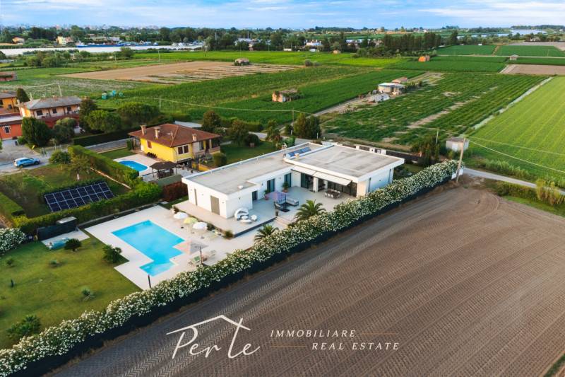 casa indipendente in vendita a Mantova