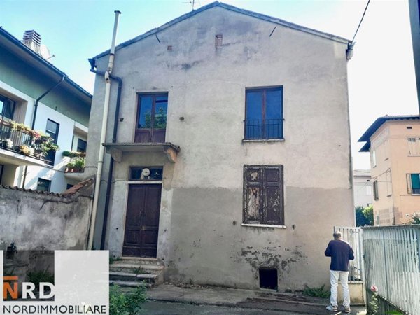 casa indipendente in vendita a Mantova in zona Corso Vittorio Emanuele II
