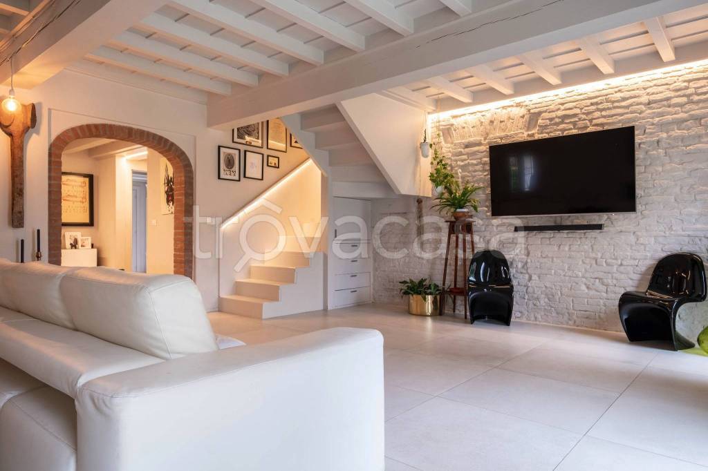 casa indipendente in vendita a Mantova in zona Borgo Castelletto