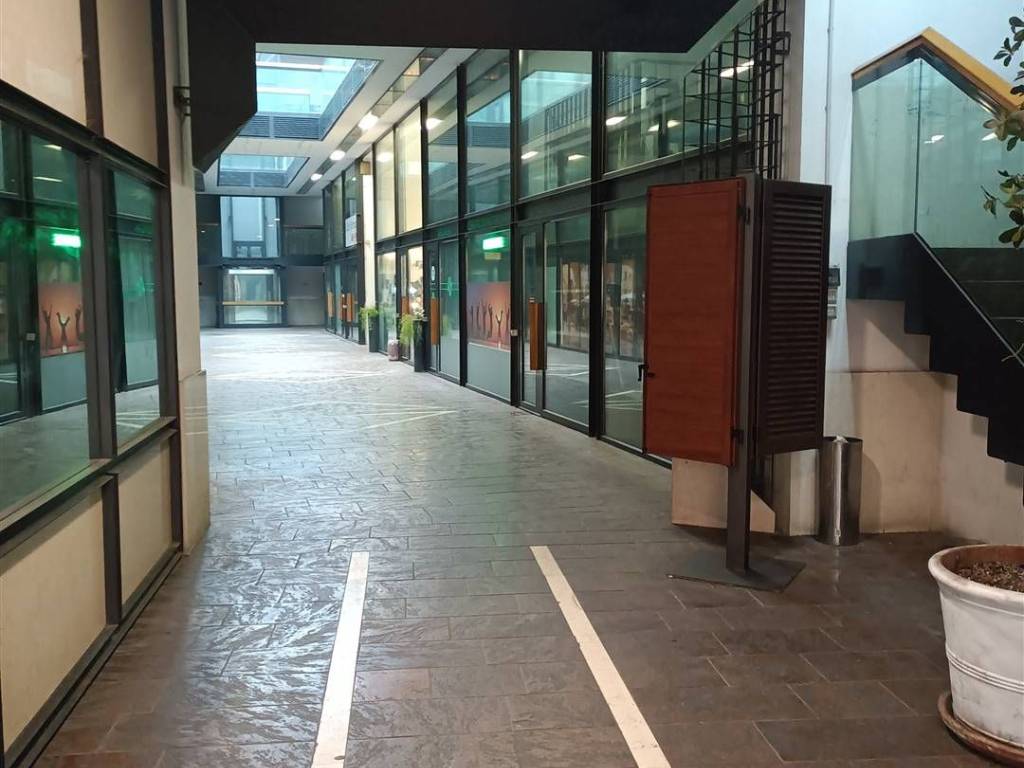 negozio in vendita a Mantova