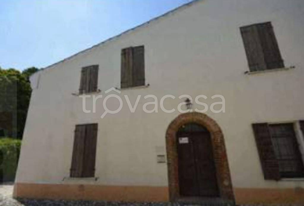 casa indipendente in vendita a Mantova in zona Via Ostiglia