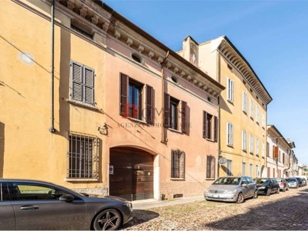 intera palazzina in vendita a Mantova