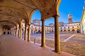 negozio in vendita a Mantova in zona Centro Storico