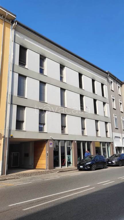 ufficio in vendita a Mantova in zona Cittadella