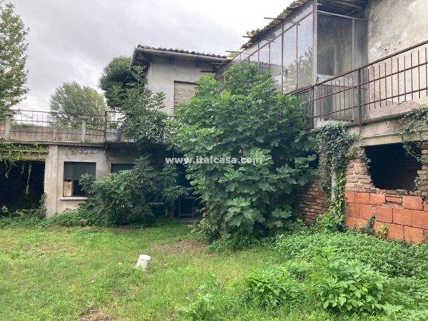 casa indipendente in vendita a Mantova in zona Centro Storico