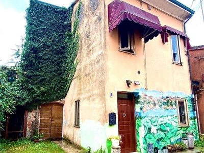 casa indipendente in vendita a Mantova