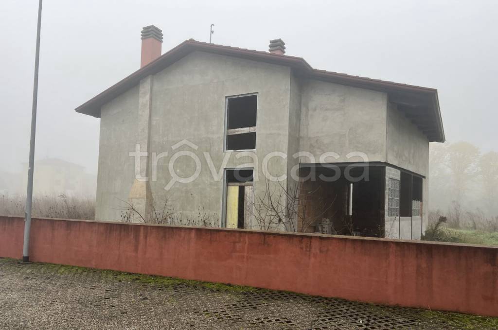 casa indipendente in vendita a Mantova in zona Strada Dosso del Corso