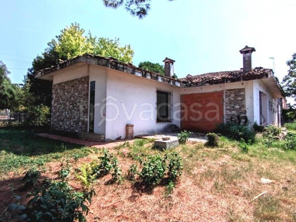 casa indipendente in vendita a Mantova in zona Gambarana