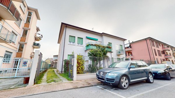 appartamento in vendita a Mantova in zona Viale Pompilio