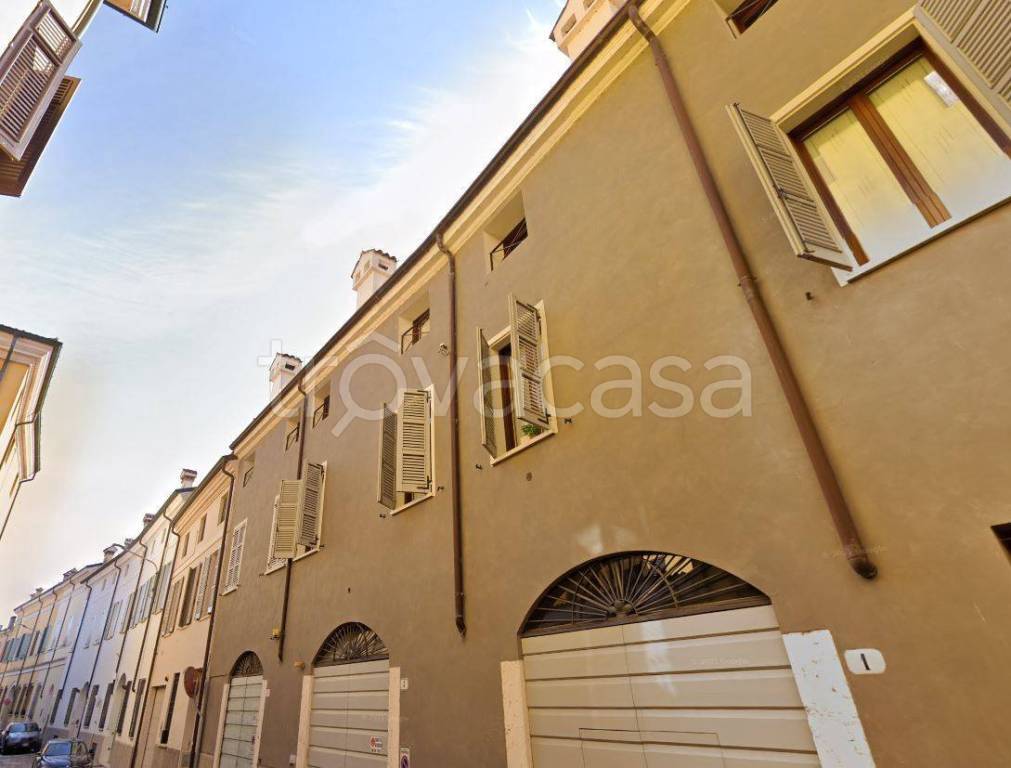 casa indipendente in vendita a Mantova in zona Centro Storico